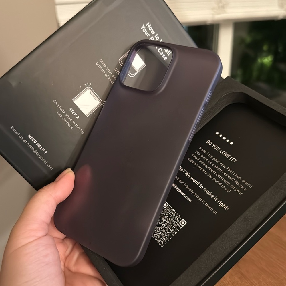 Peel iPhone 16 Pro Max Purple case ultra thin